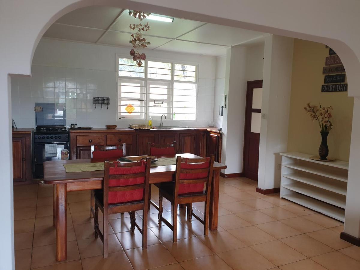 La Maison Hibiscus Beau Vallon  Extérieur photo